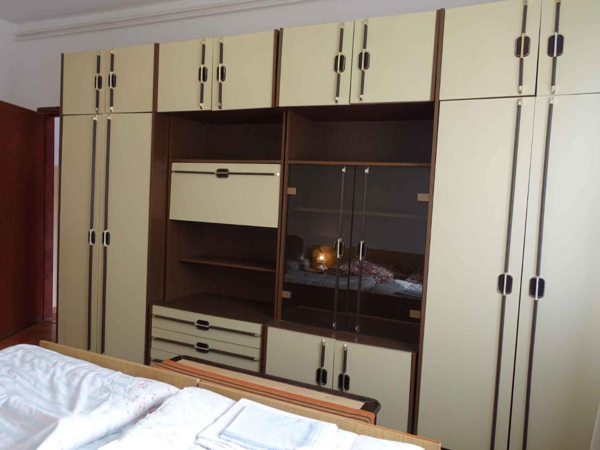 Apartment In Omisalj - Insel Krk 39736 Eksteriør billede