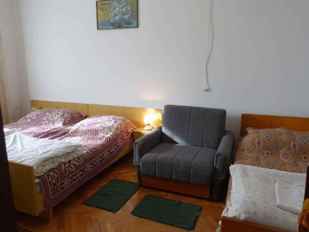 Apartment In Omisalj - Insel Krk 39736 Eksteriør billede