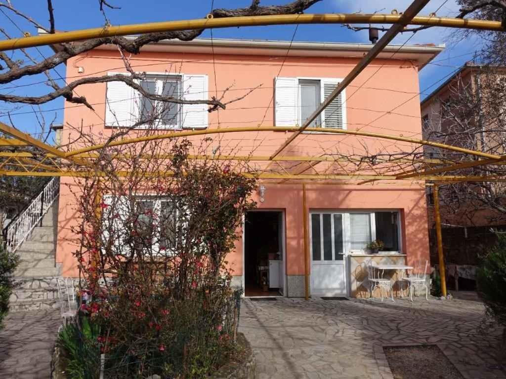 Apartment In Omisalj - Insel Krk 39736 Eksteriør billede
